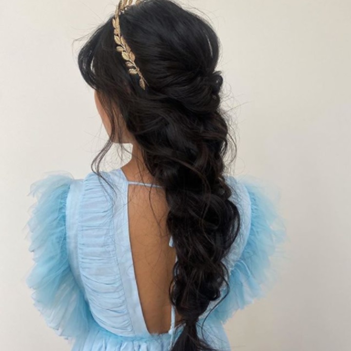 Quirky Momma - HALLOWEEN HAIR IDEAS... I THINK MY KIDS WOULD WEAR THEM YEAR  ROUND. The hair maze is my favorite! http://thewhoot.com.au/whoot-news/diy/ halloween-hairstyles | Facebook